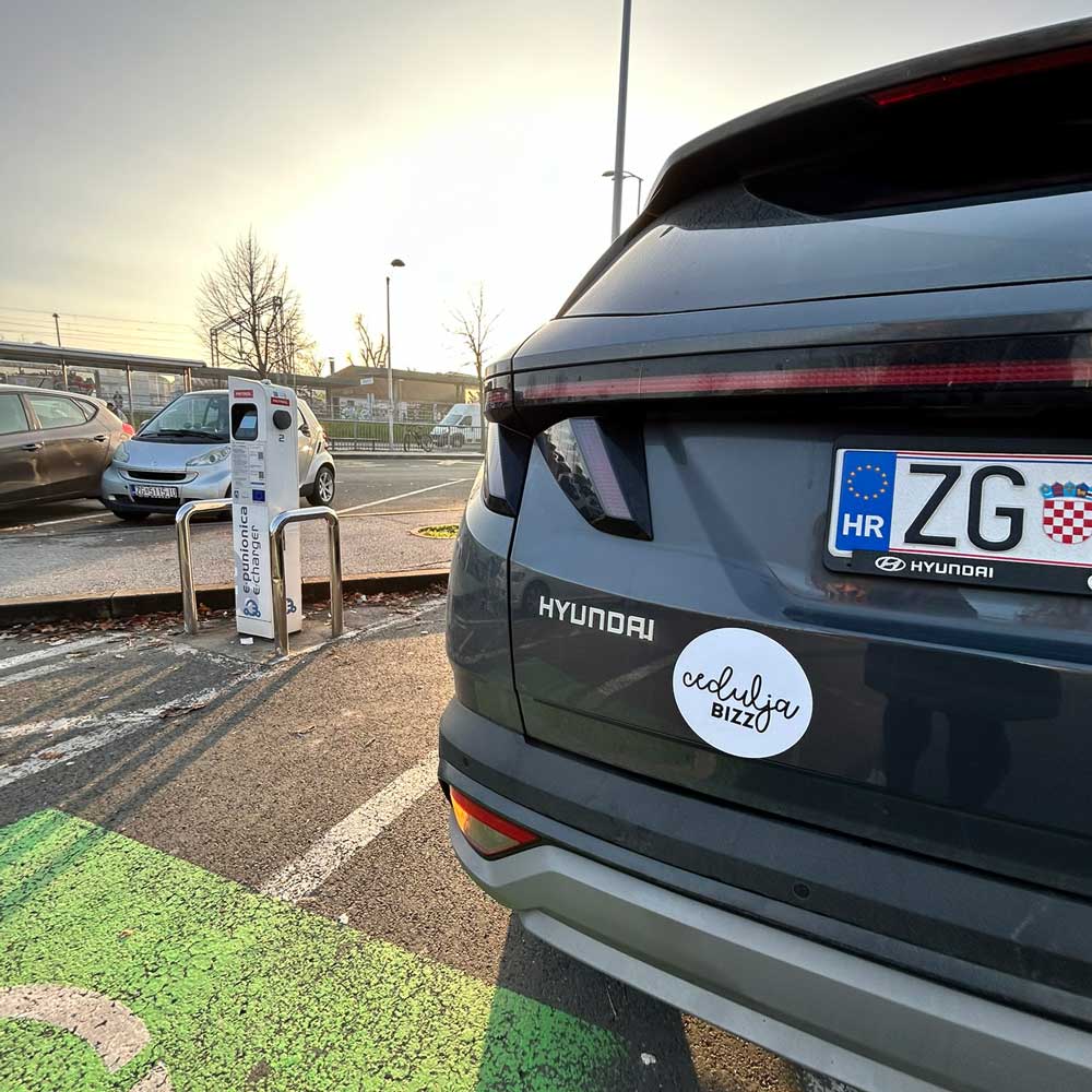 Magnetna naljepnica za auto s logotipom - Image 13